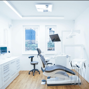 Modernste Technik gepaart mit freundlichen und erfahrenen Personal: Besuchen Sie uns in der Zahnarztpraxis Baumgarten in Niederndodeleben.